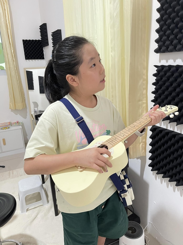 Ukulele class 12